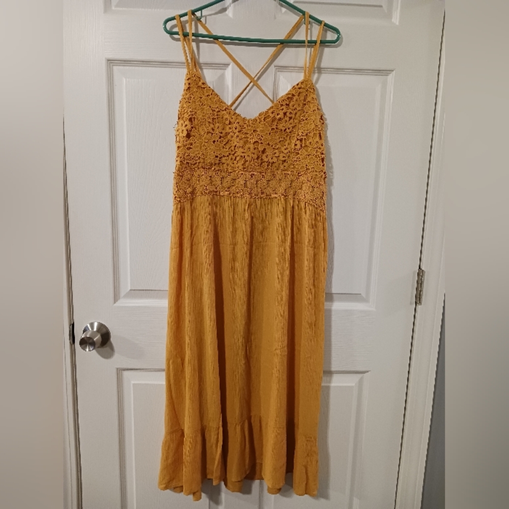 NEW! Maurices Gold Midi Dress Size 2X  *NWOT*